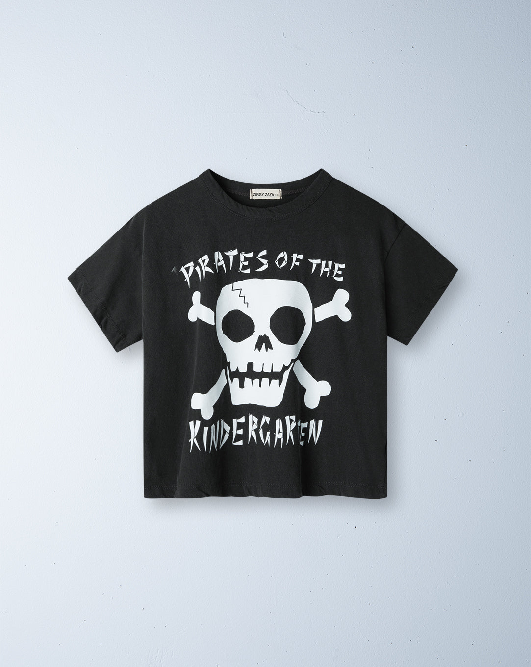 pirates of the kindergarten tee | charcoal