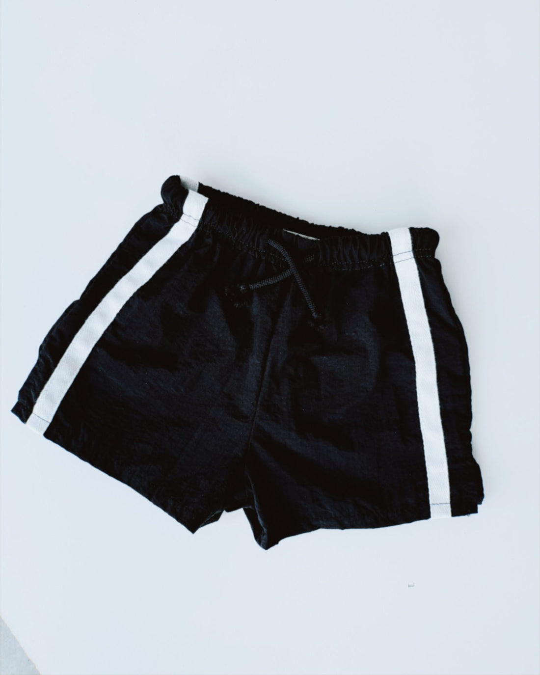 twin stripe swim short | penguin